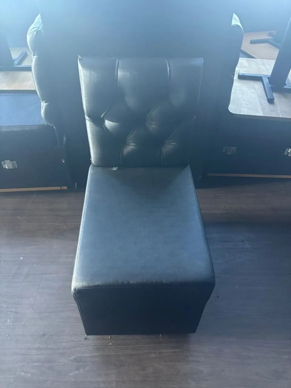 lote de 29 sofa com diversos tamanho para bares e restaurante  - Foto 4