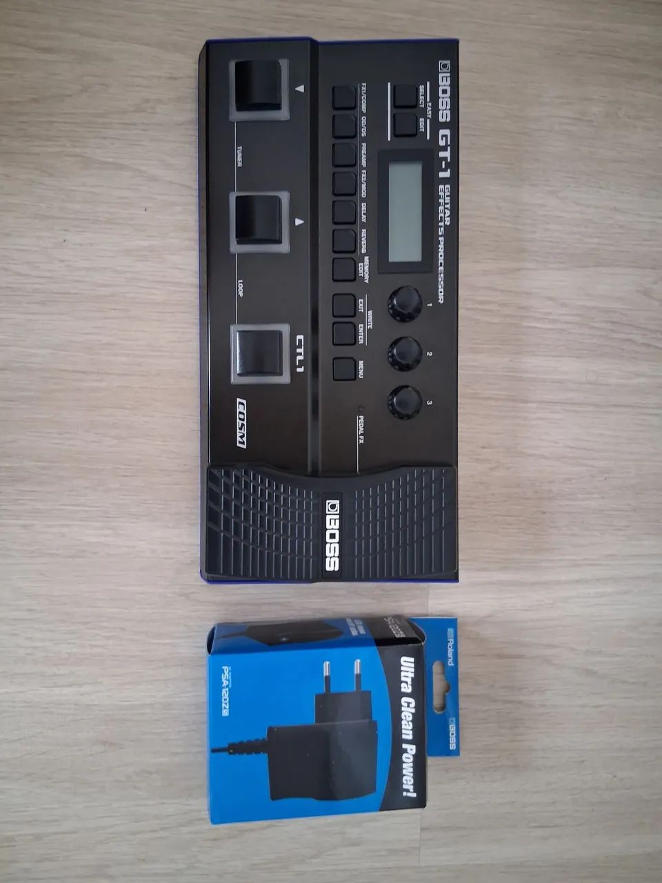 BOSS GT1 COM FONTE ORIGINAL 