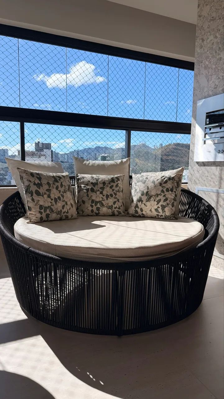 OPORTUNIDADE - Chaise Redonda Estilo Resort/Daybed para Varanda