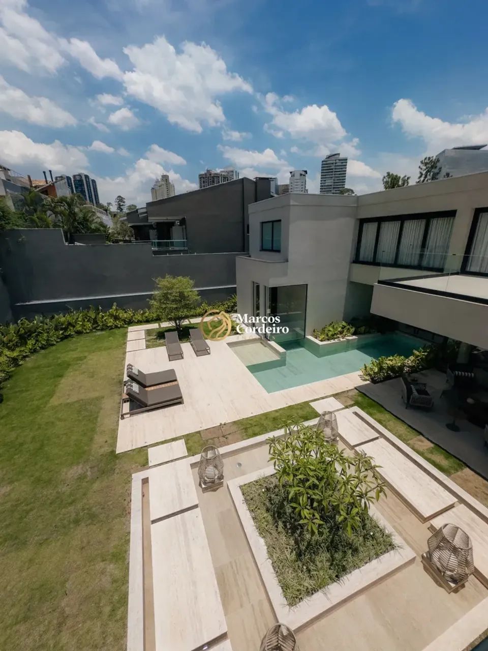 Casa para venda possui 980 metros quadrados com 7 quartos no Alphavile São Paulo - Foto 3
