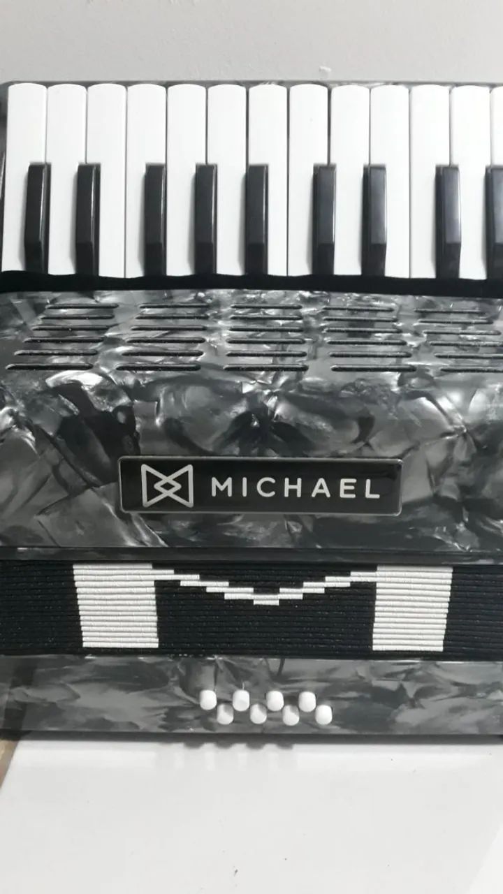 Acorden 8 baixos (Michael)