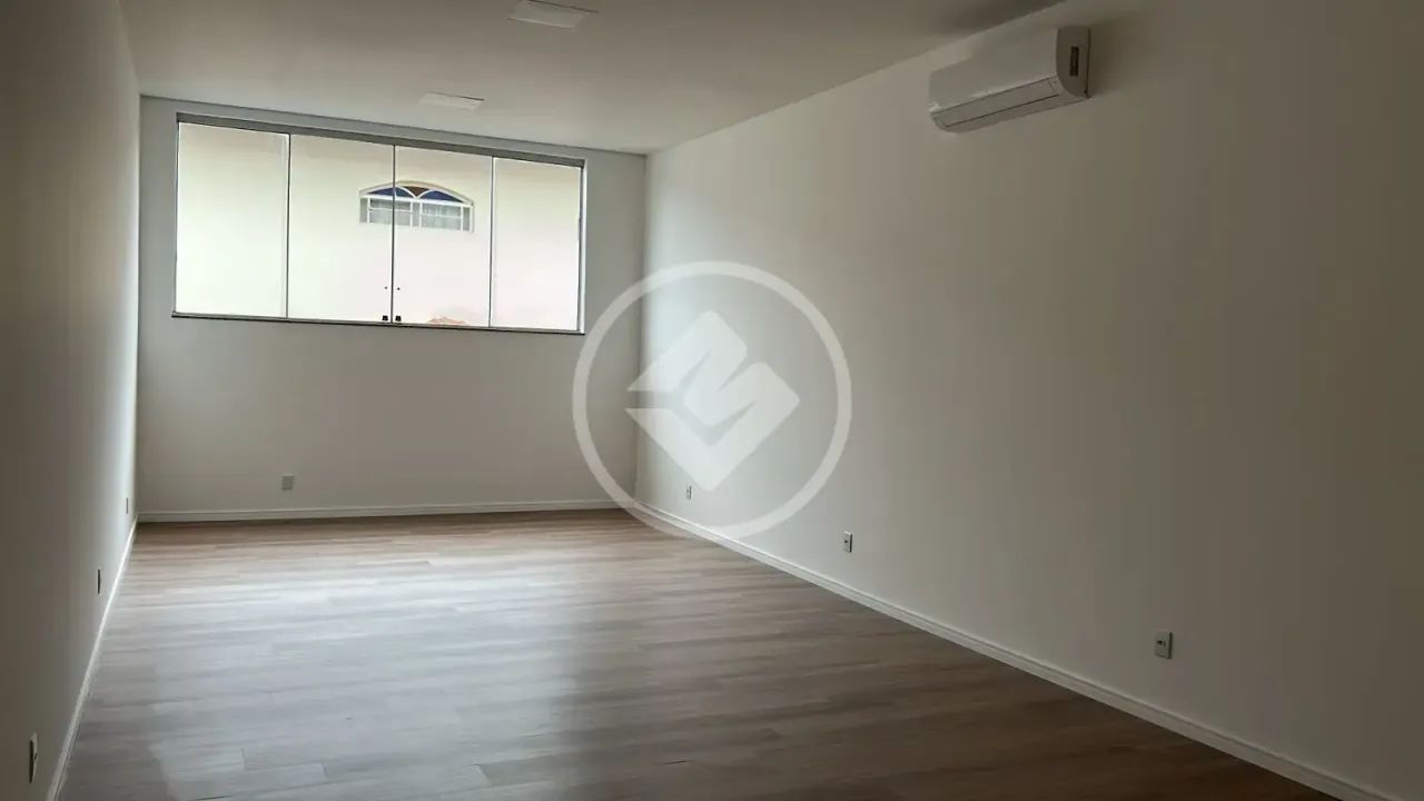Sala Comercial Estratégica com Estrutura Completa, Estacionamento e Recepção Compartilhada - Foto 5