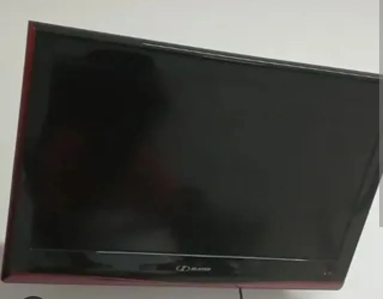 Televisão LCD32 Pol H Buster funcionando perfeitamente s/controle