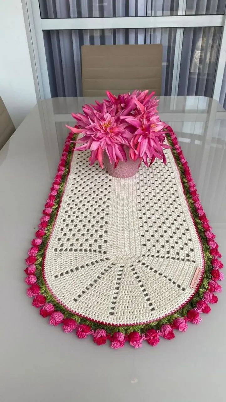 Trilho de mesa em crochê Tulipas  - Foto 3