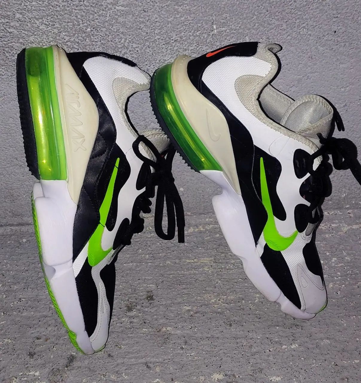 tênis Nike Air Max Infinity 2. 