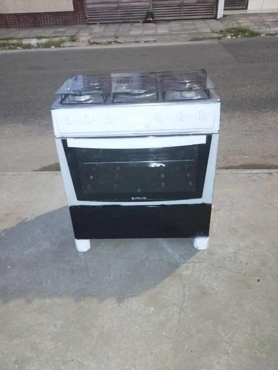Fogão 5 bocas não é automático 