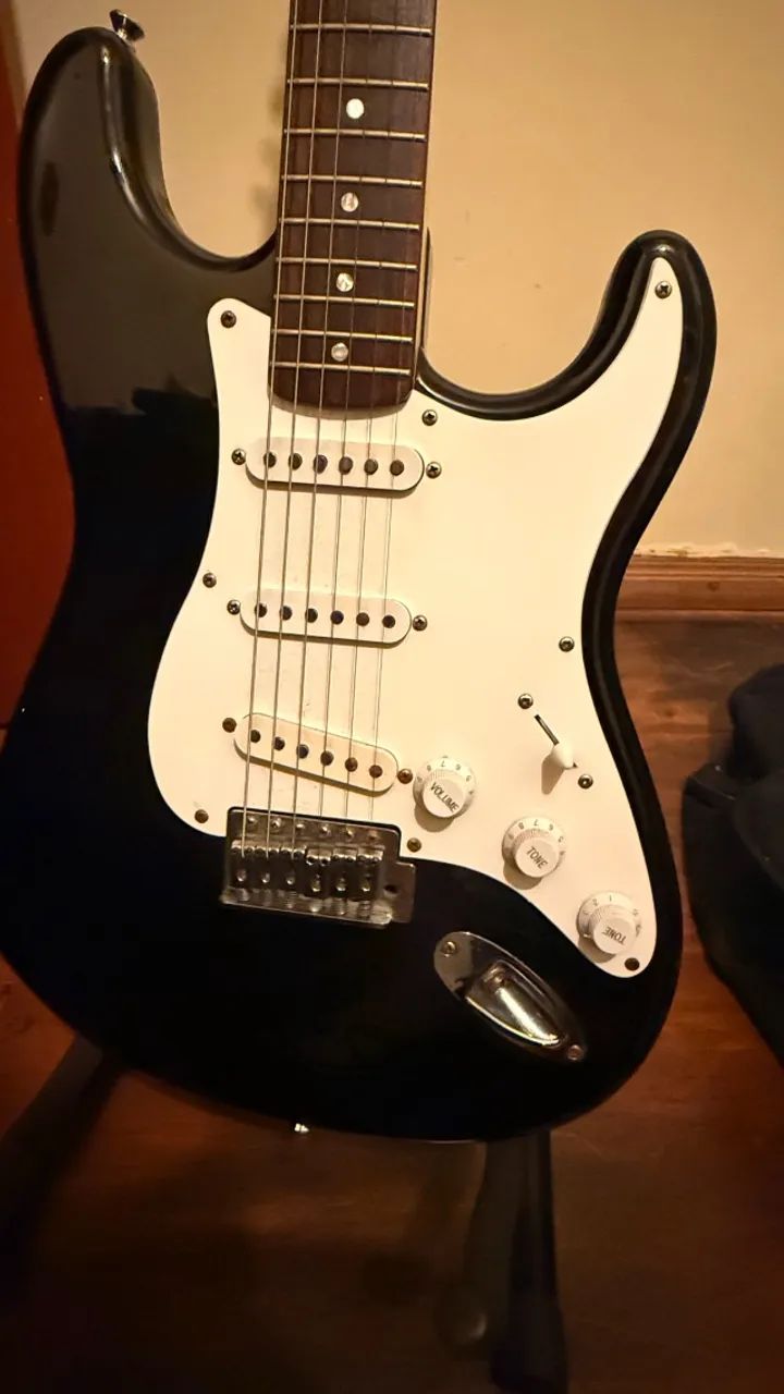 Guitarra Squier Stratocaster - Foto 3