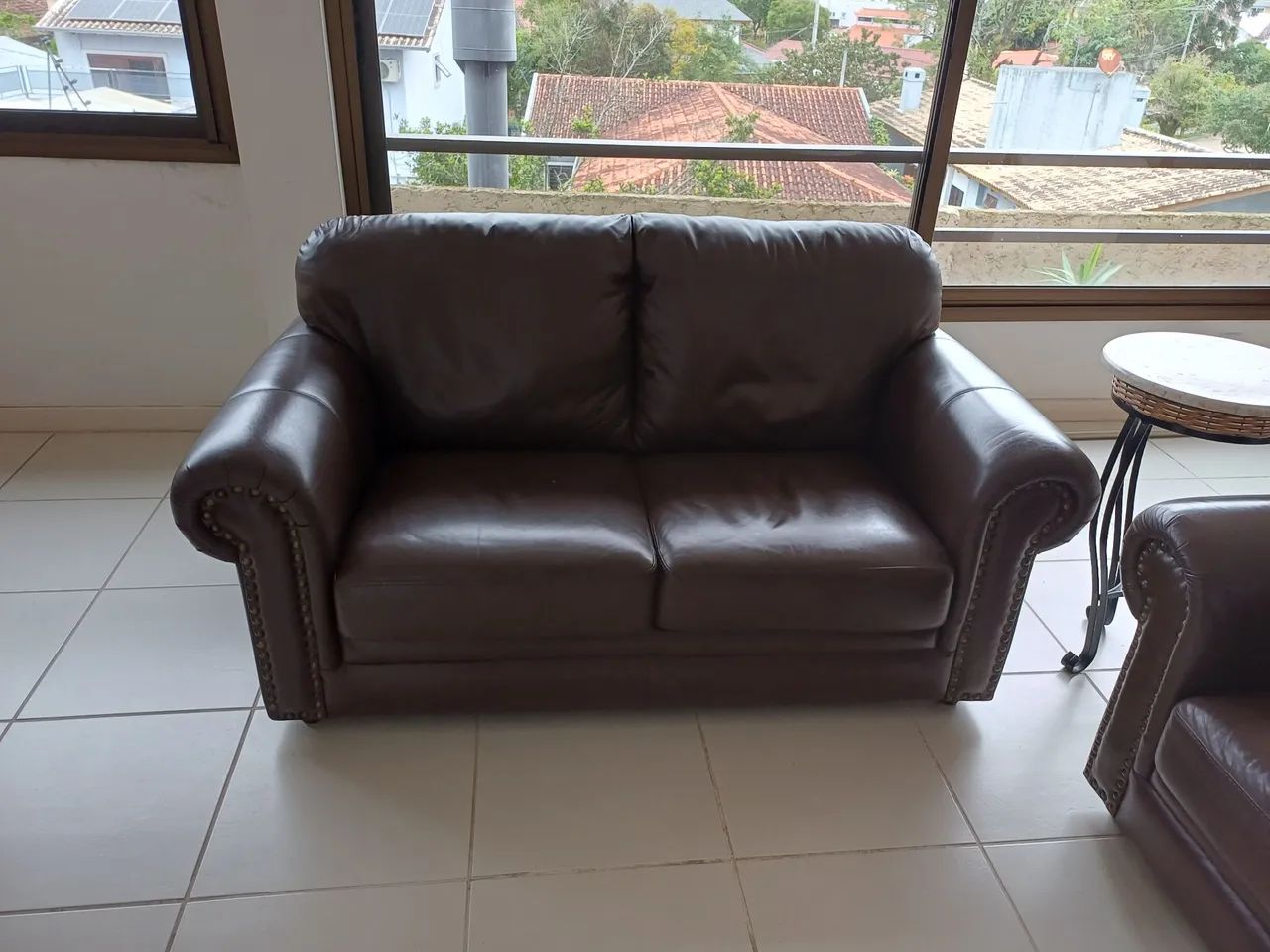 Sofá 2 e 3 lugares em couro - Foto 4