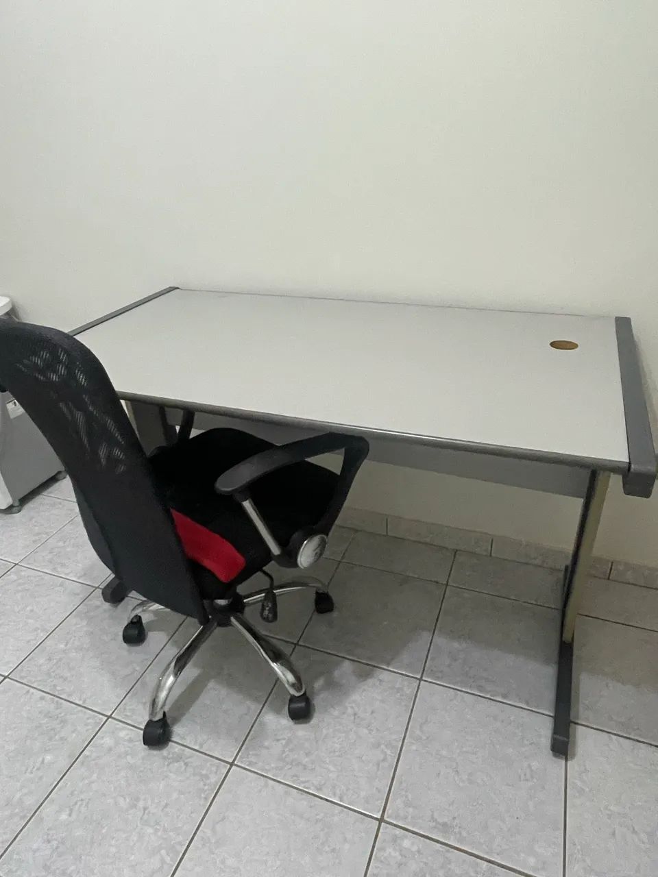 Mesa e Cadeira de Escritório  - Foto 3