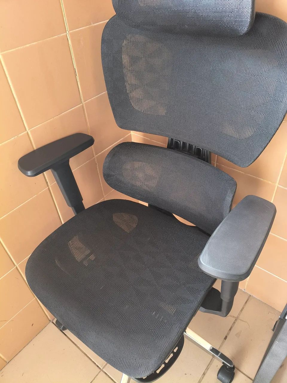 Cadeira gamer seminova pra vender logo!