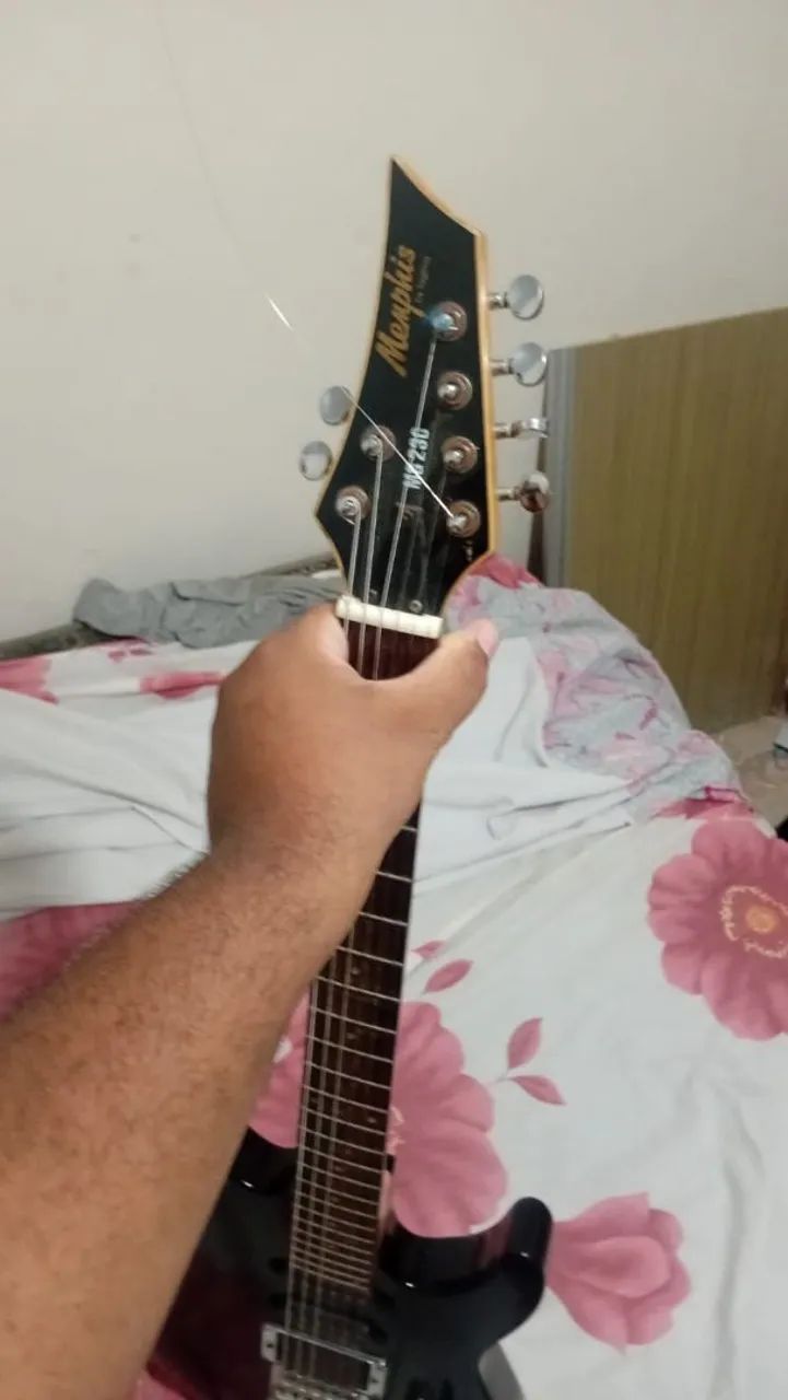 Guitarra menphys by tagima - Foto 2