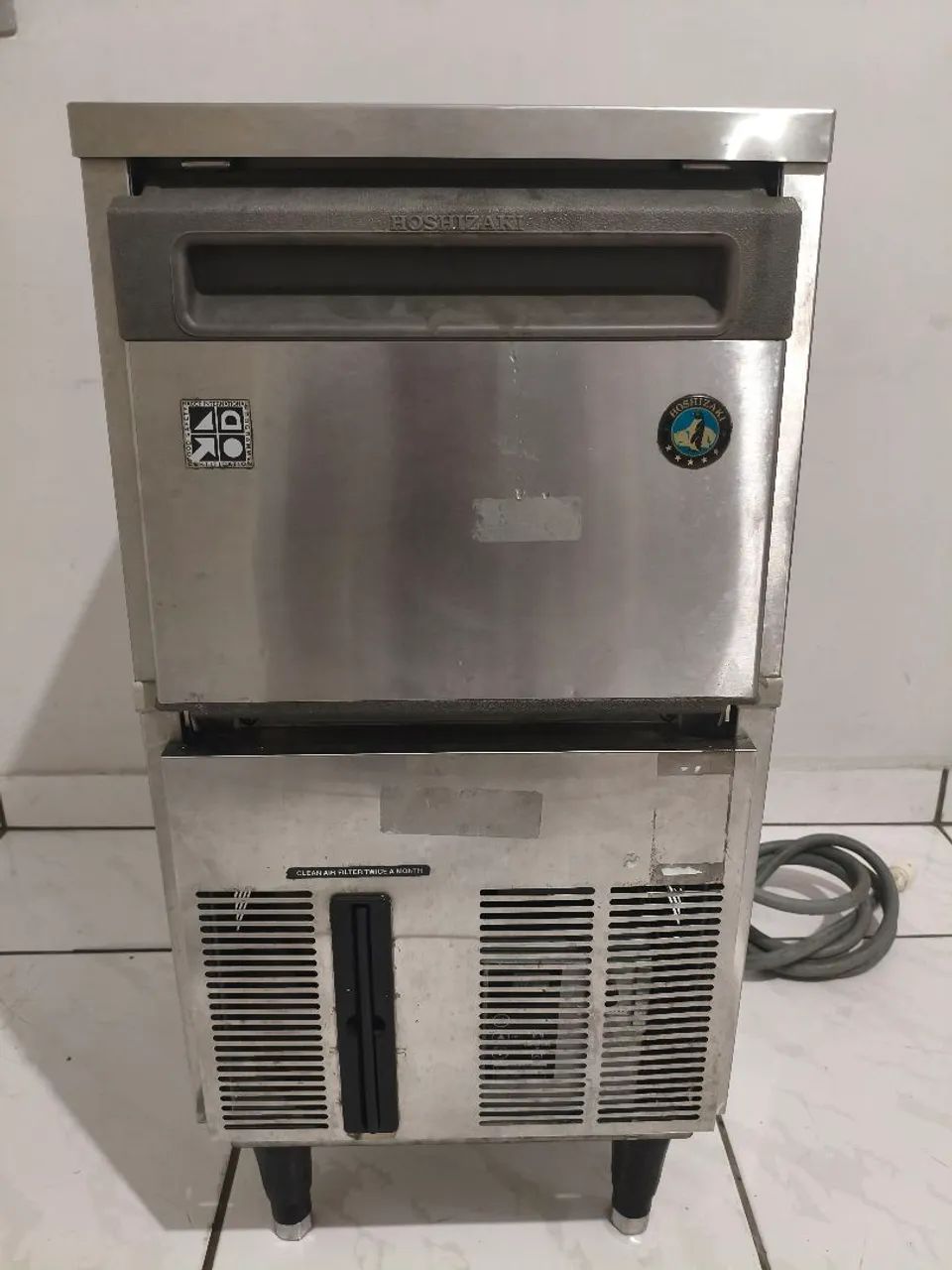 Maquina de fazer gelo