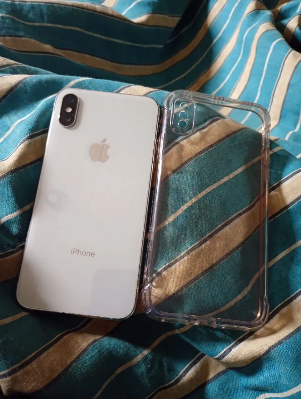 Celular aiphone X e um moto g05 