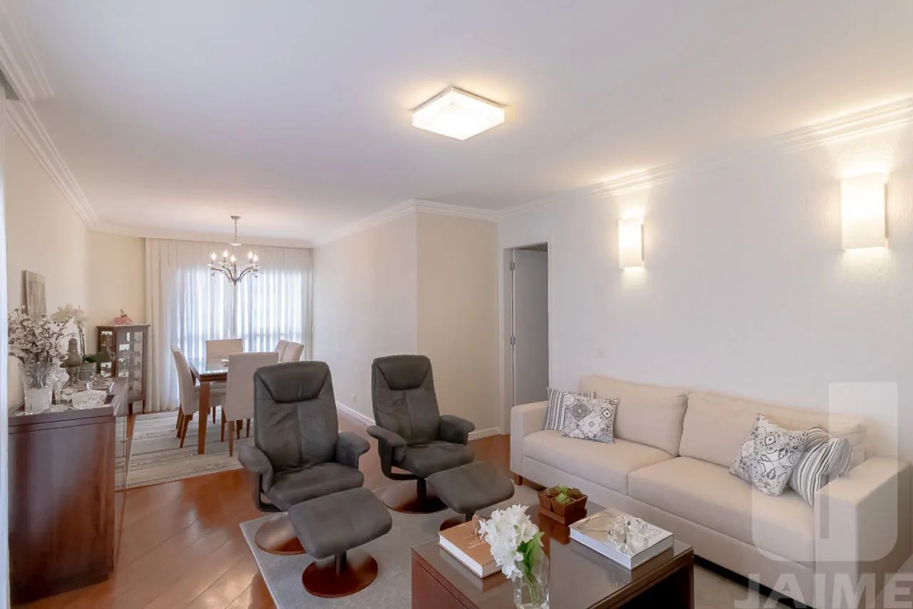 Apartamento reformado em Higienópolis.