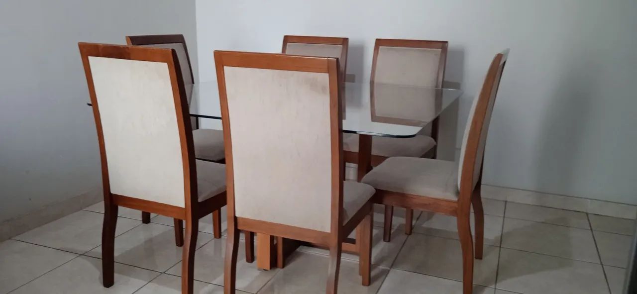 Mesa toda em vidro e 6 cadeiras - Foto 3