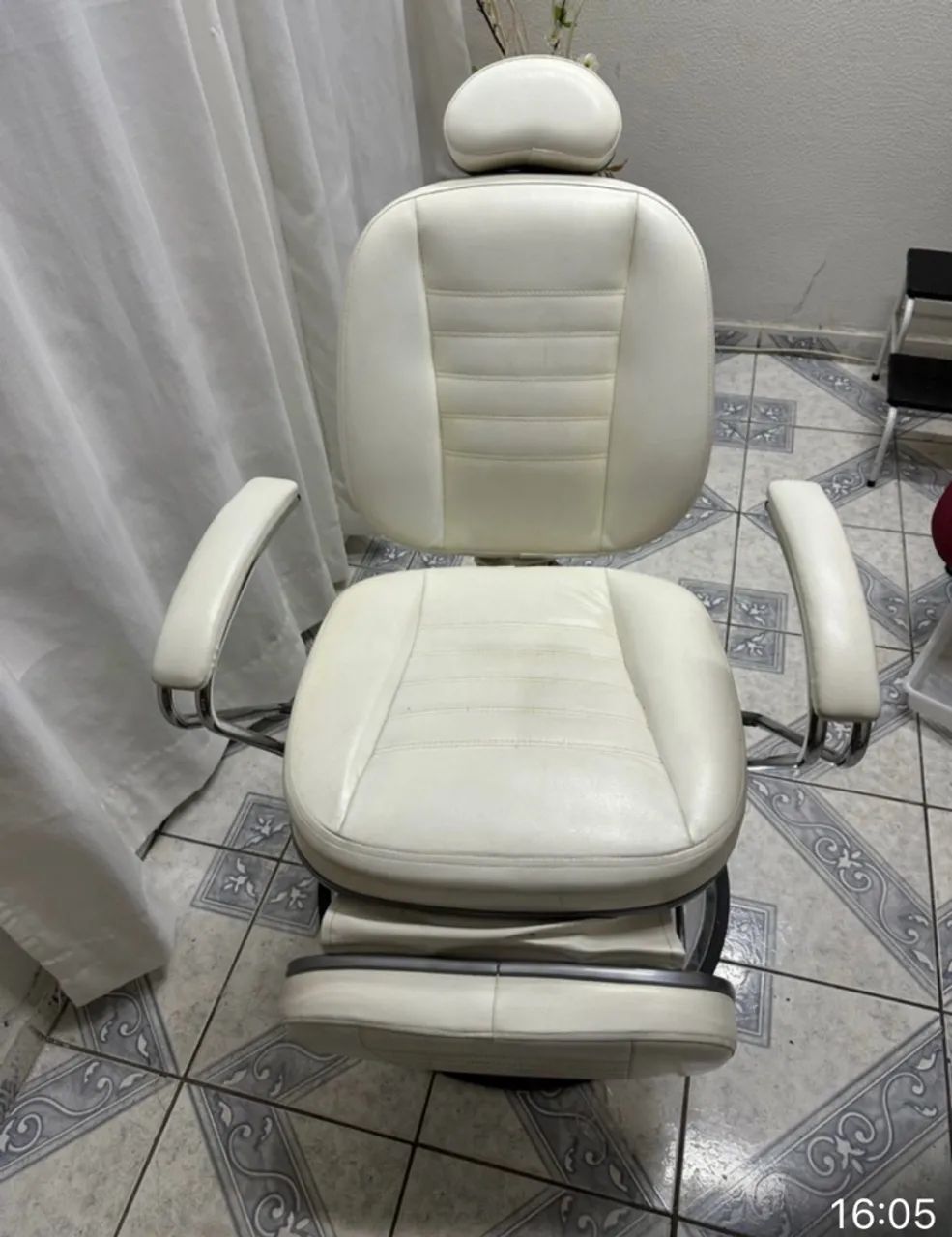 Cadeira de podologia e estética  semi automática  - Foto 3