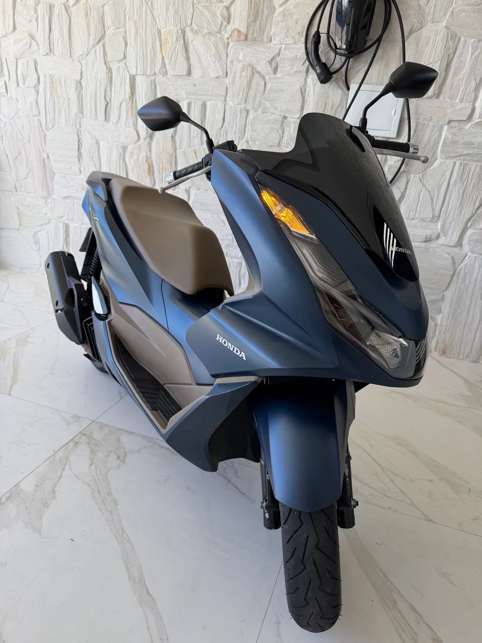 PCX DLX ABS 2024