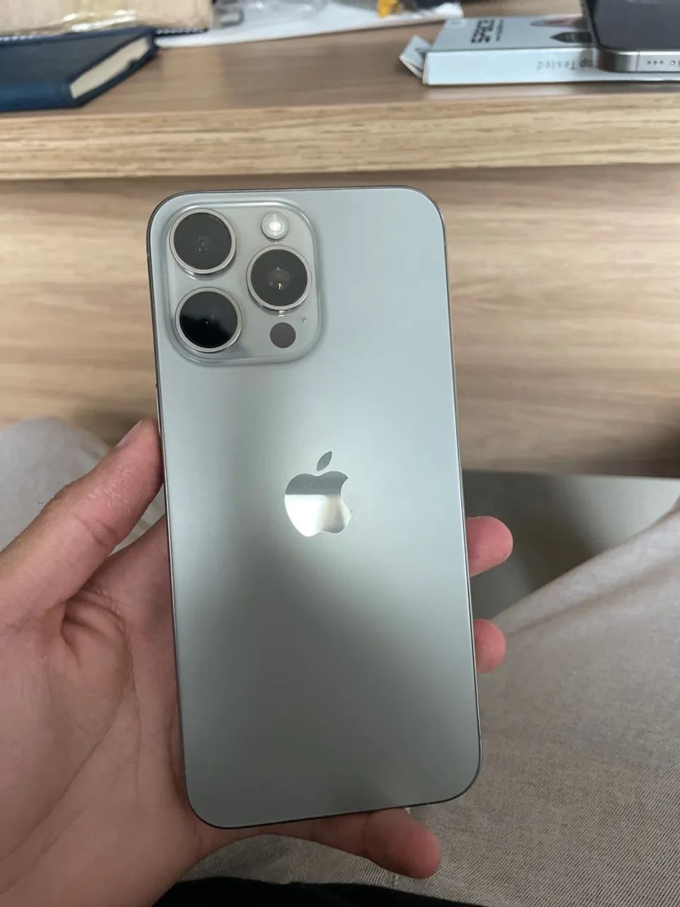 iPhone 15 Pro Max 256Gb (com defeito)