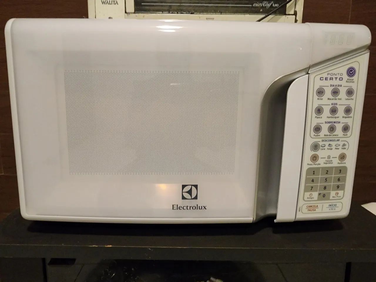 Micro-ondas eletrolux 31 litros branco. 