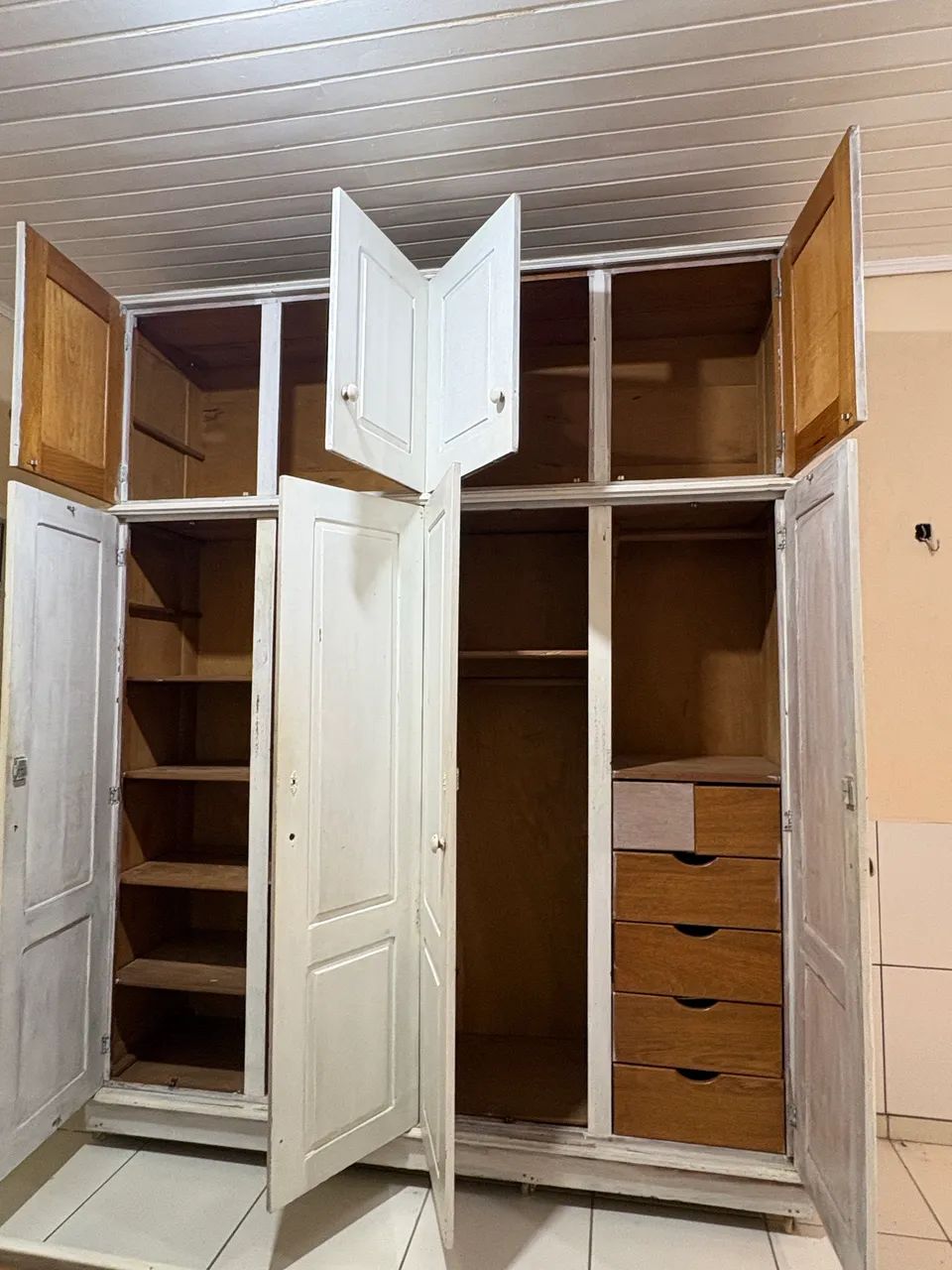 Compra-se guarda roupa de madeira  - Foto 4