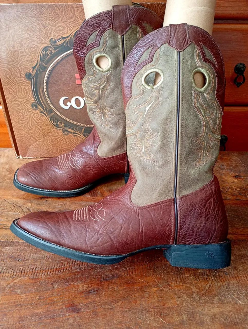 Bota Goyazes 43 grande - Foto 2