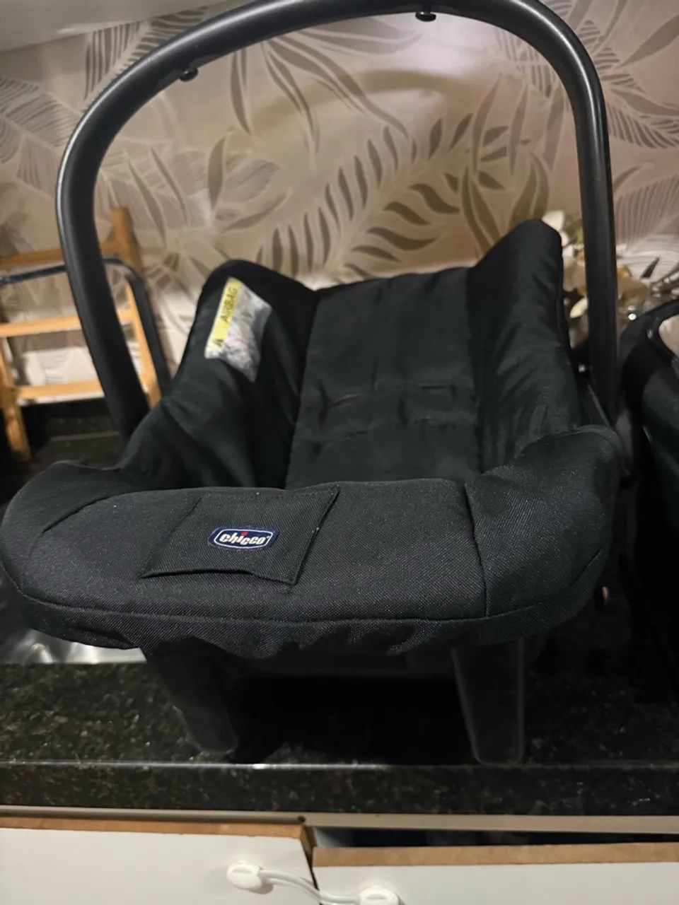 Carrinho de bebê com bebê conforto e moisés  - Foto 2