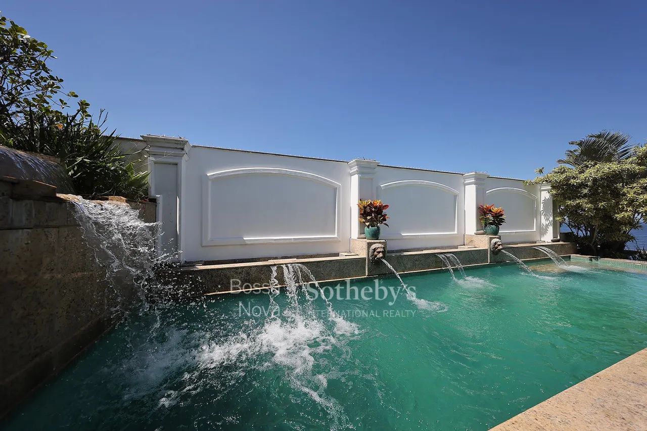 Uma cobertura estilo casa, triplex frente Mar