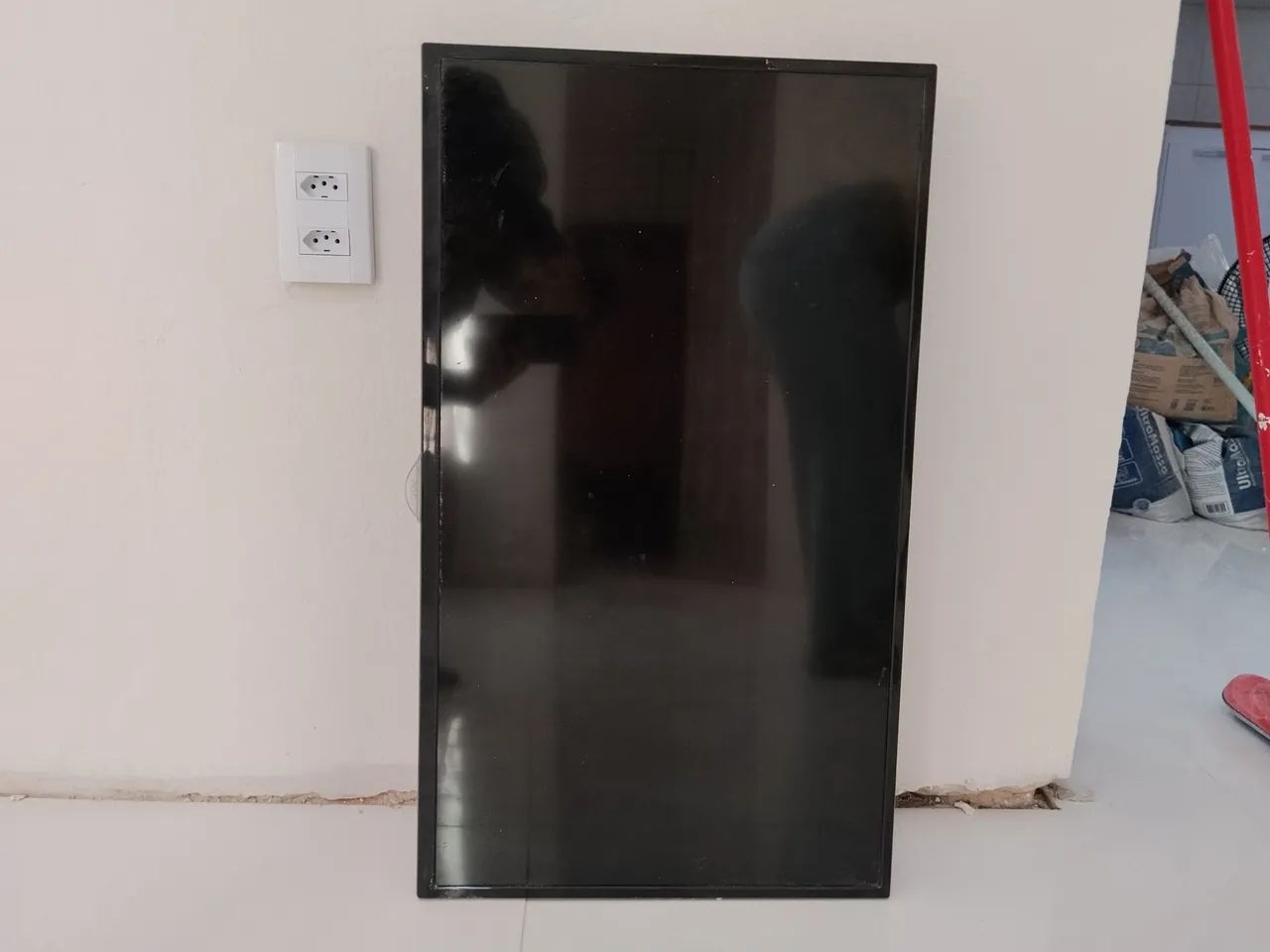 TV LED 32 POLEGADAS RETIRADA PEÇAS