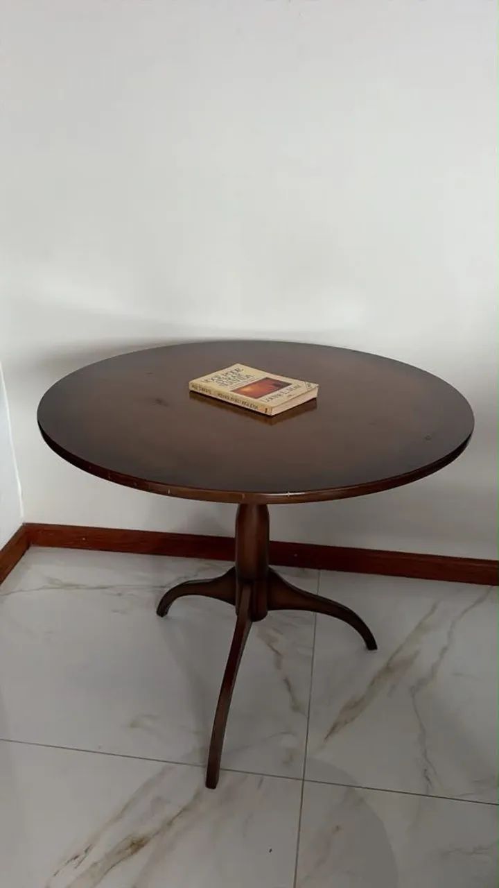 Vendo mesa de madeira Imbuia 