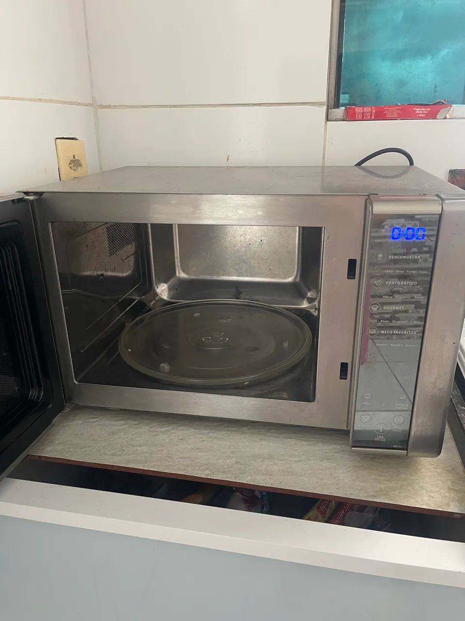 Microondas grill Electrolux 31 litros