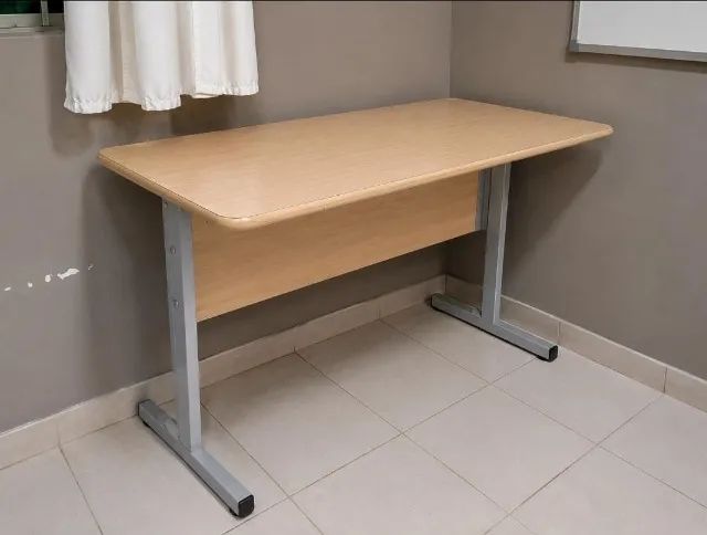 Mesa de Escritório / Estudos - 90 × 60 × 75 cm - Foto 2
