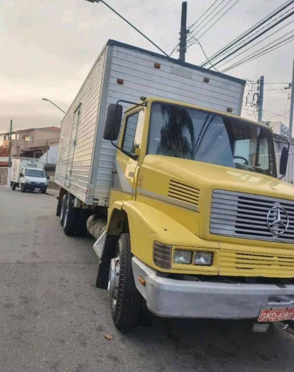 Caminhão Mercedes benz