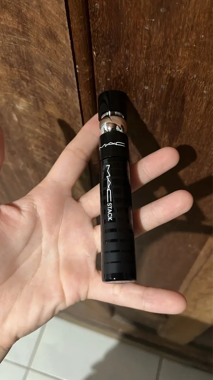 Máscara de Cílios Stack Black 12ml da MAC