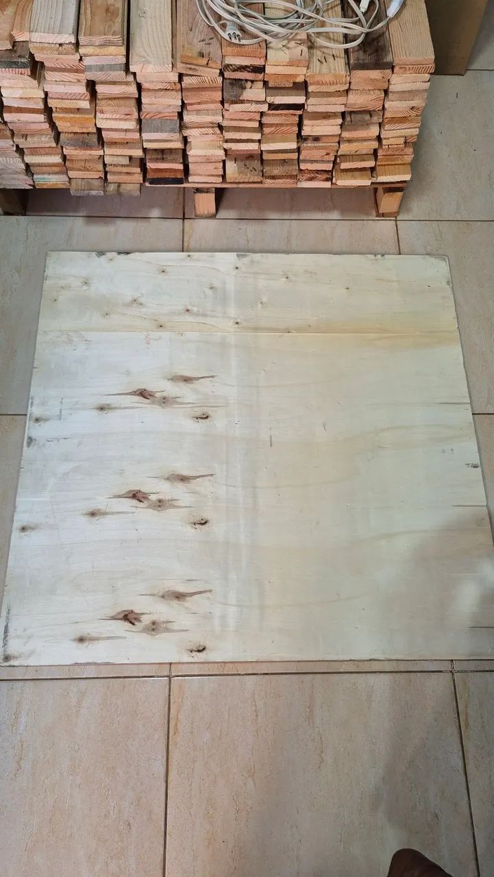 Plywood sheets measuring 1.20 by 0.80 meters, delivery available.
