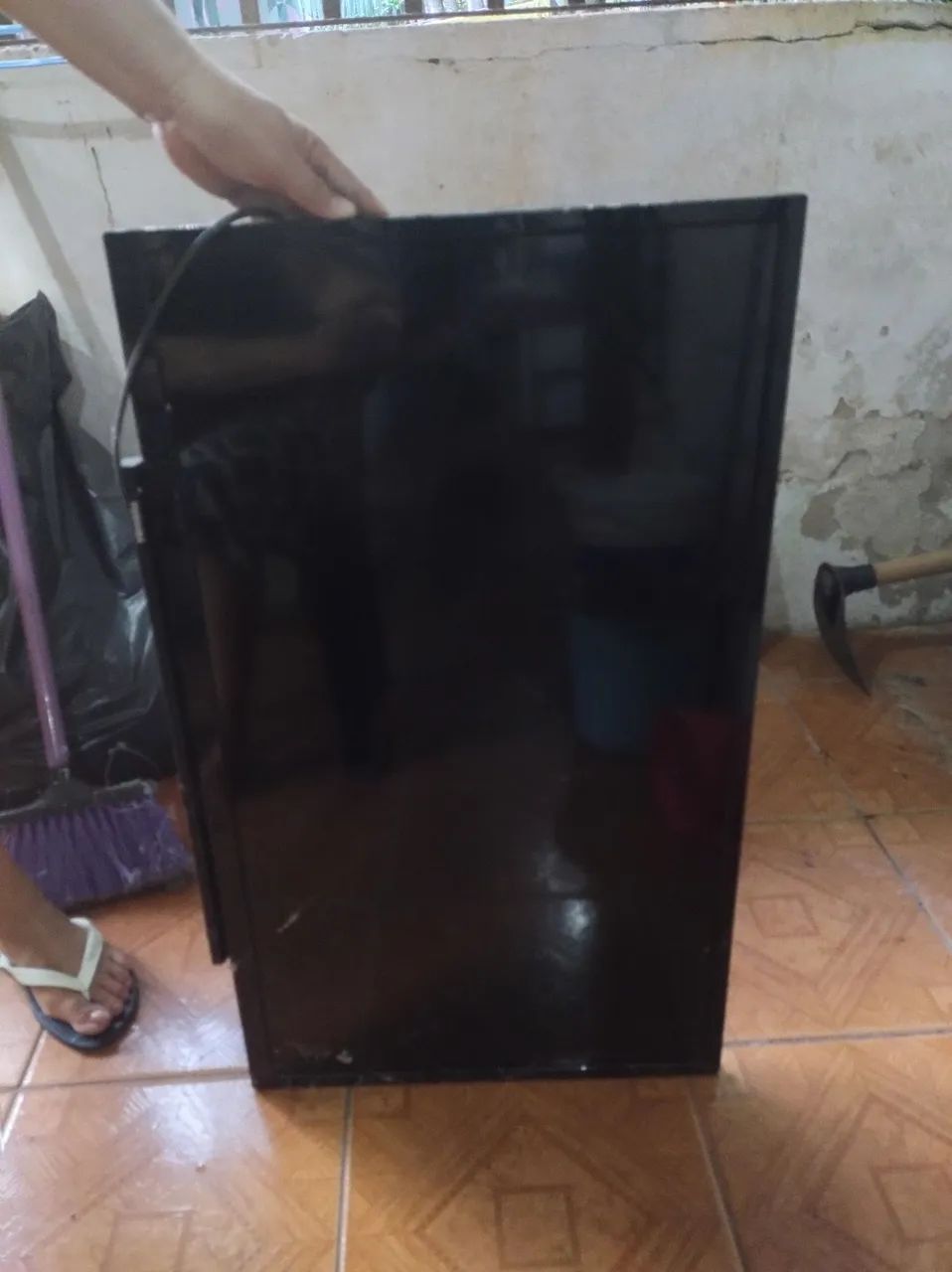 tv para retirada de peças