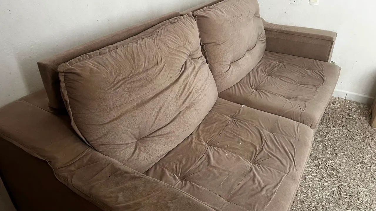 Vende-se sofá retrátil de 4 lugares 