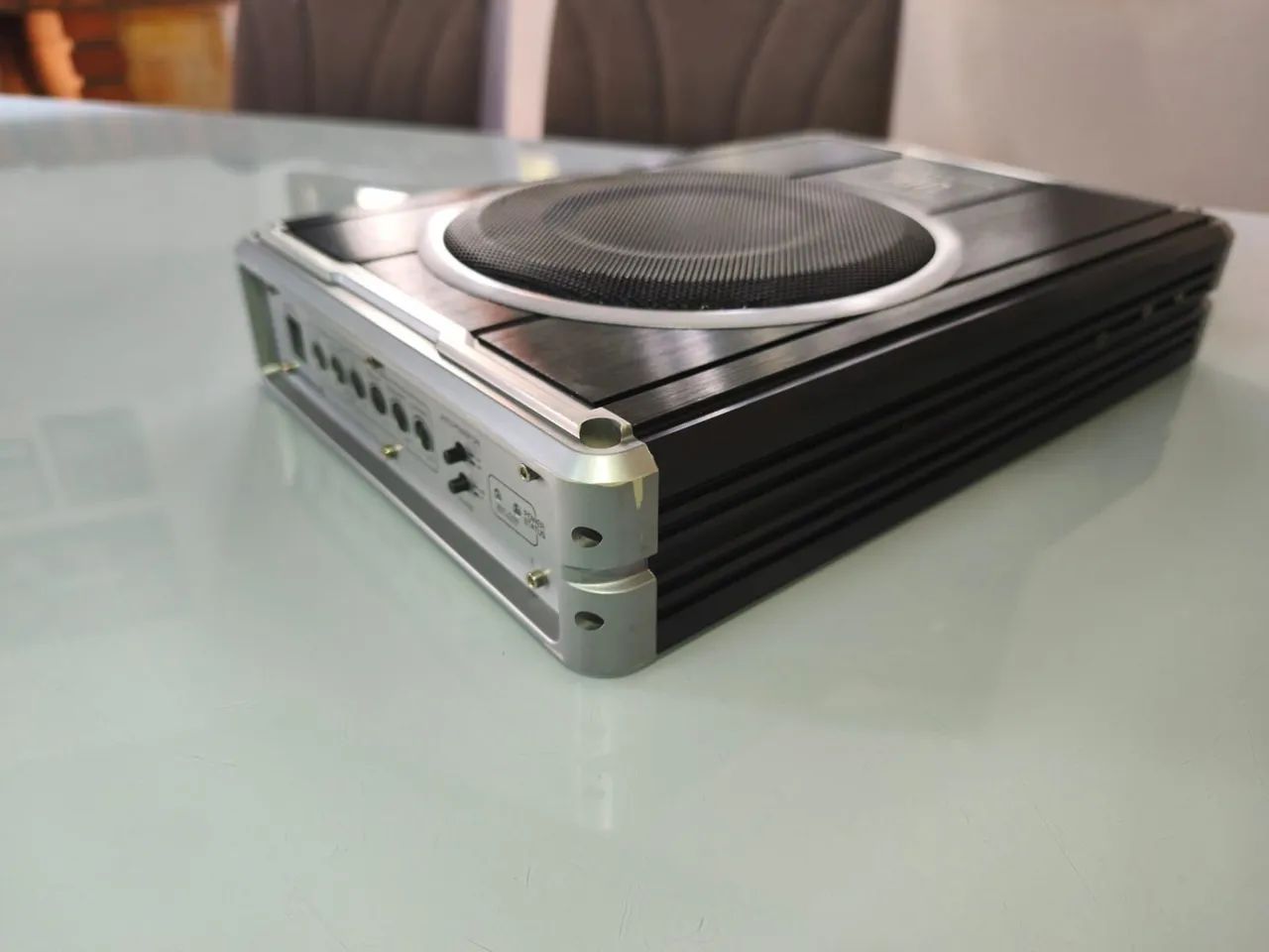 Subwoofer Amplificado Slim JBL SW8A-S - Foto 4