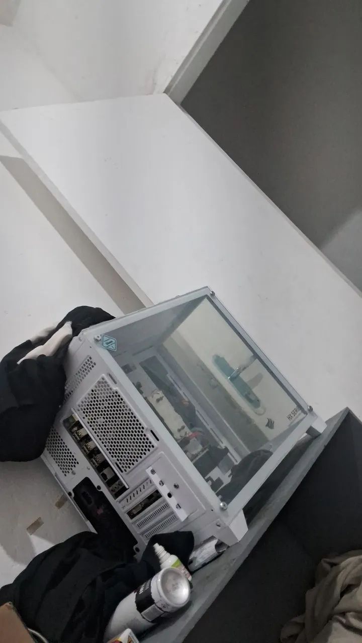 CPU completo unico defeito e na entrada das memória na placa mae 