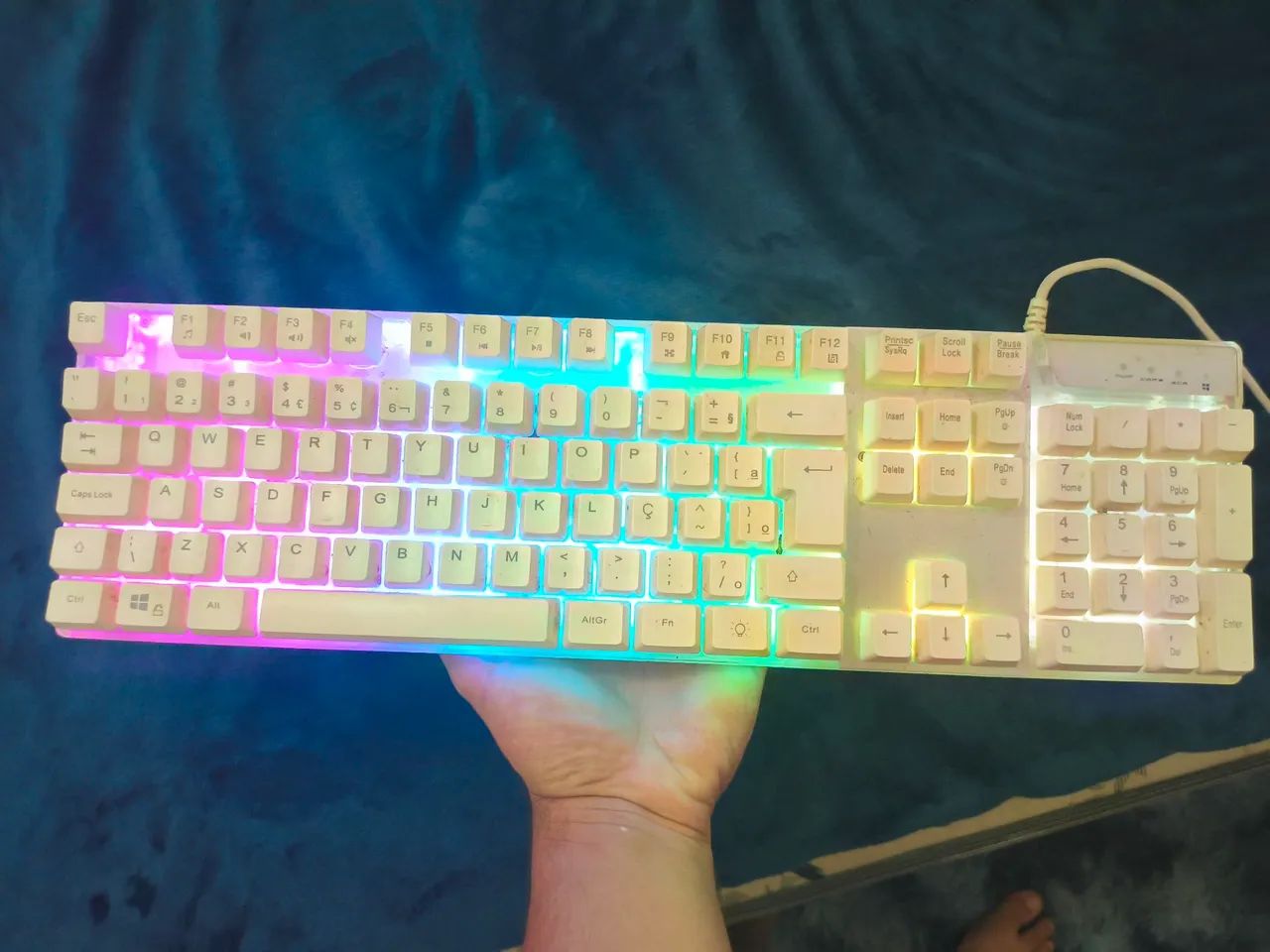 Teclado Semi-mecânico / membrana.