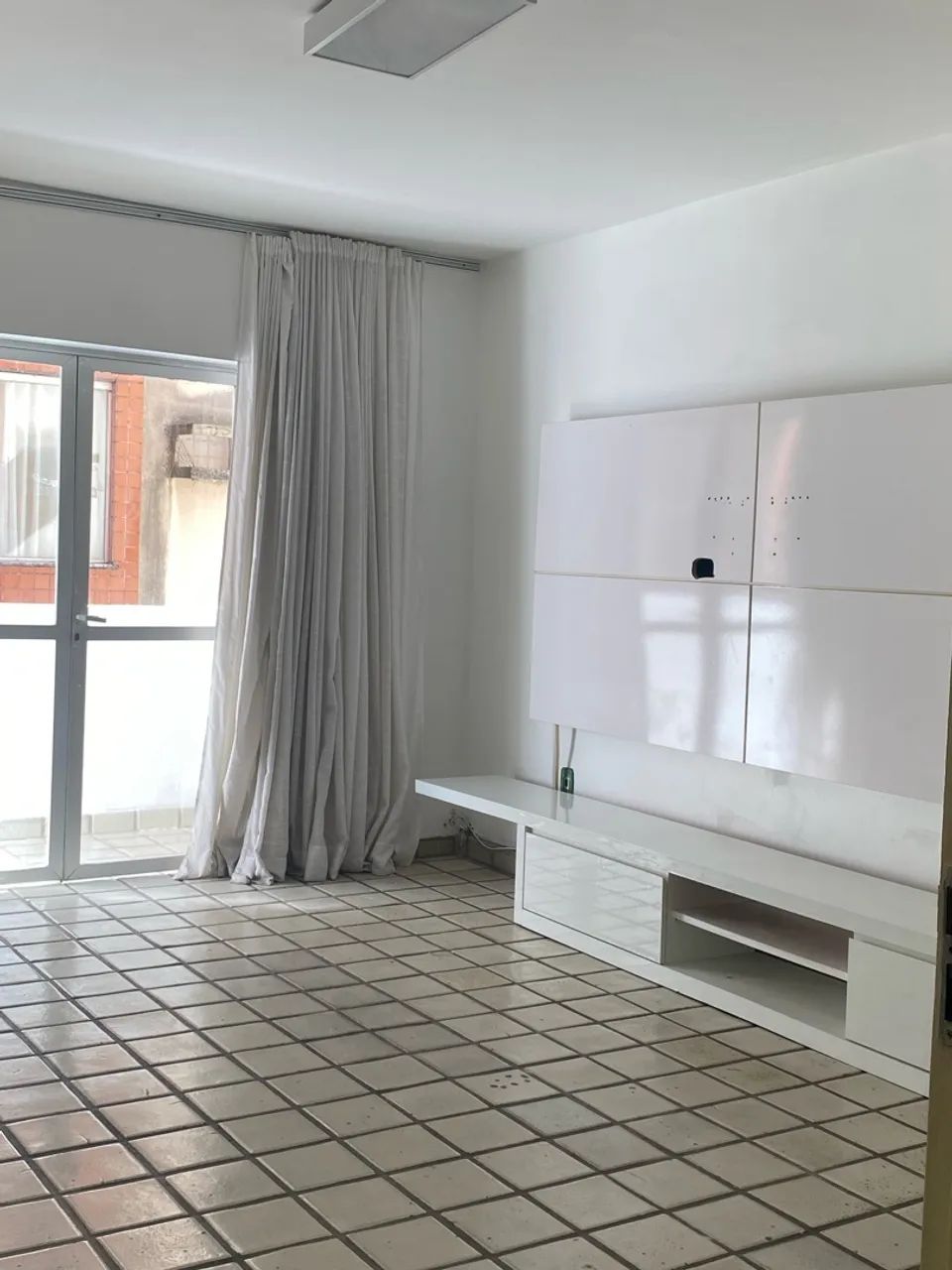 Excelente apartamento com três quartos no Farol