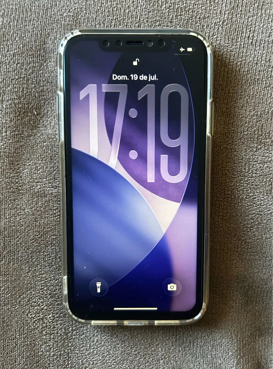IPHONE 11 bem conservado