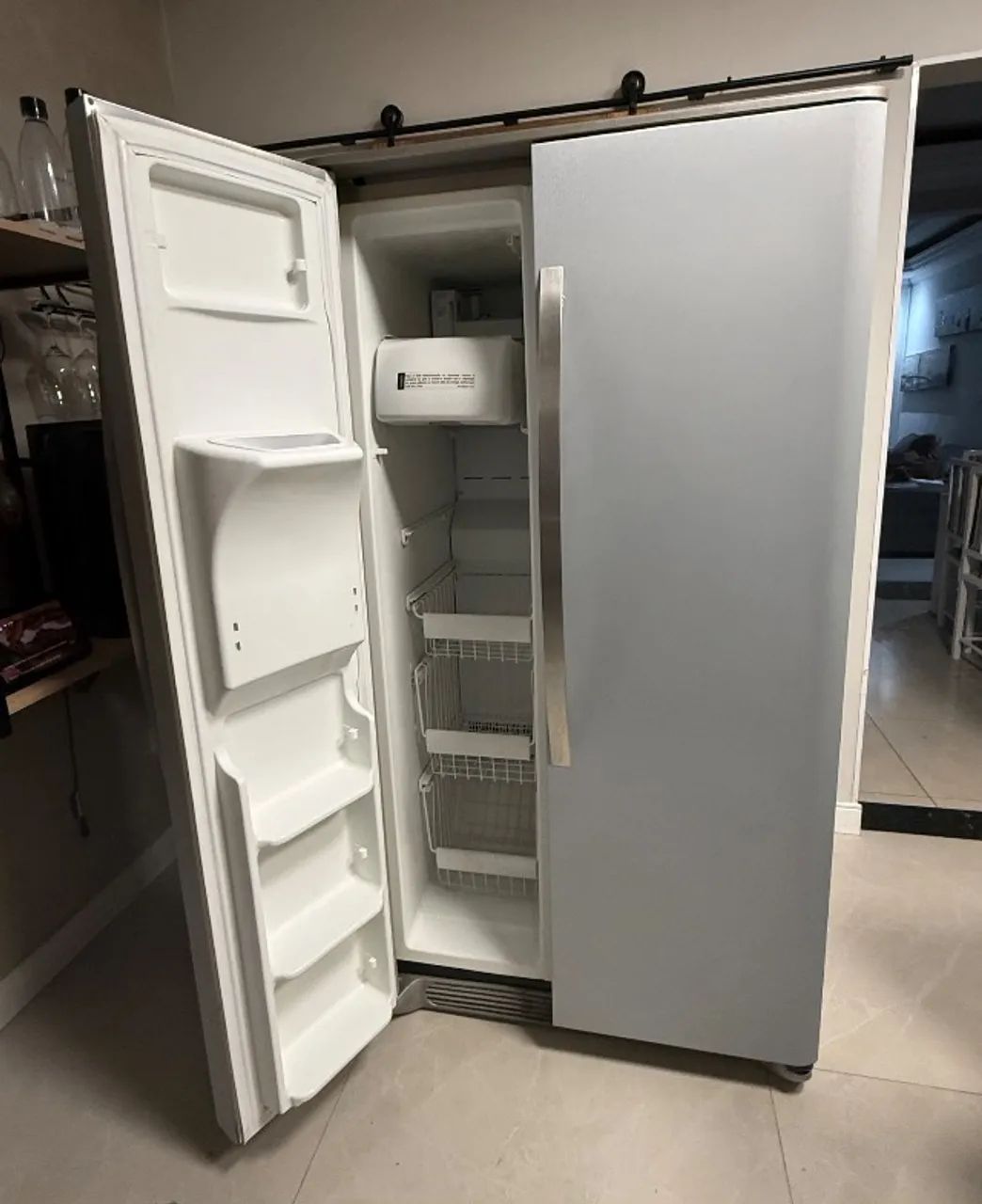 REFRIGERADOR SIDE BY SIDE ELETROLUX EXCELENTE ESTADO. - Foto 3