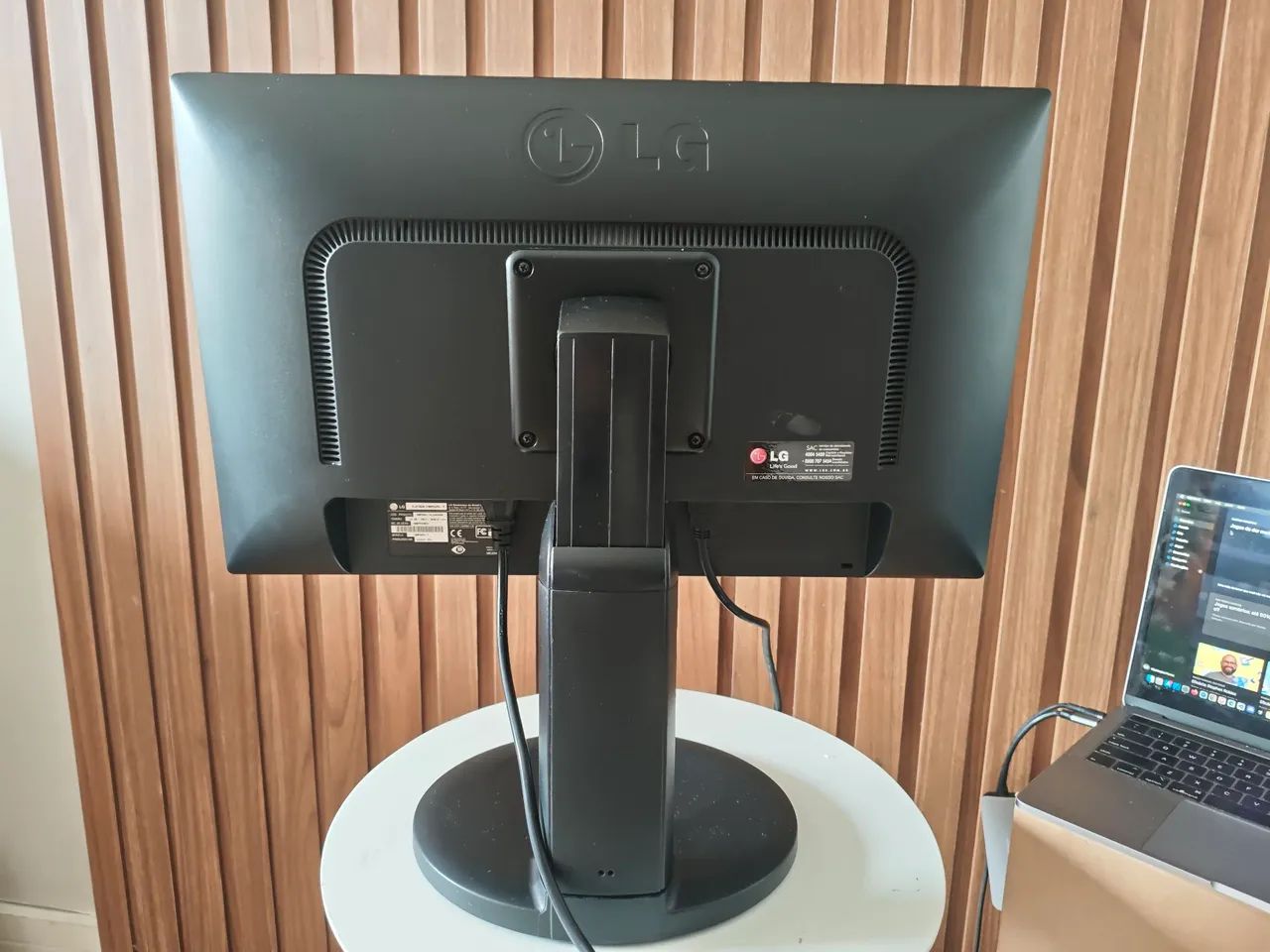 Monitor LG IPS 22 polegadas Full HD funcionando com HDMI, DVI e VGA - Foto 2