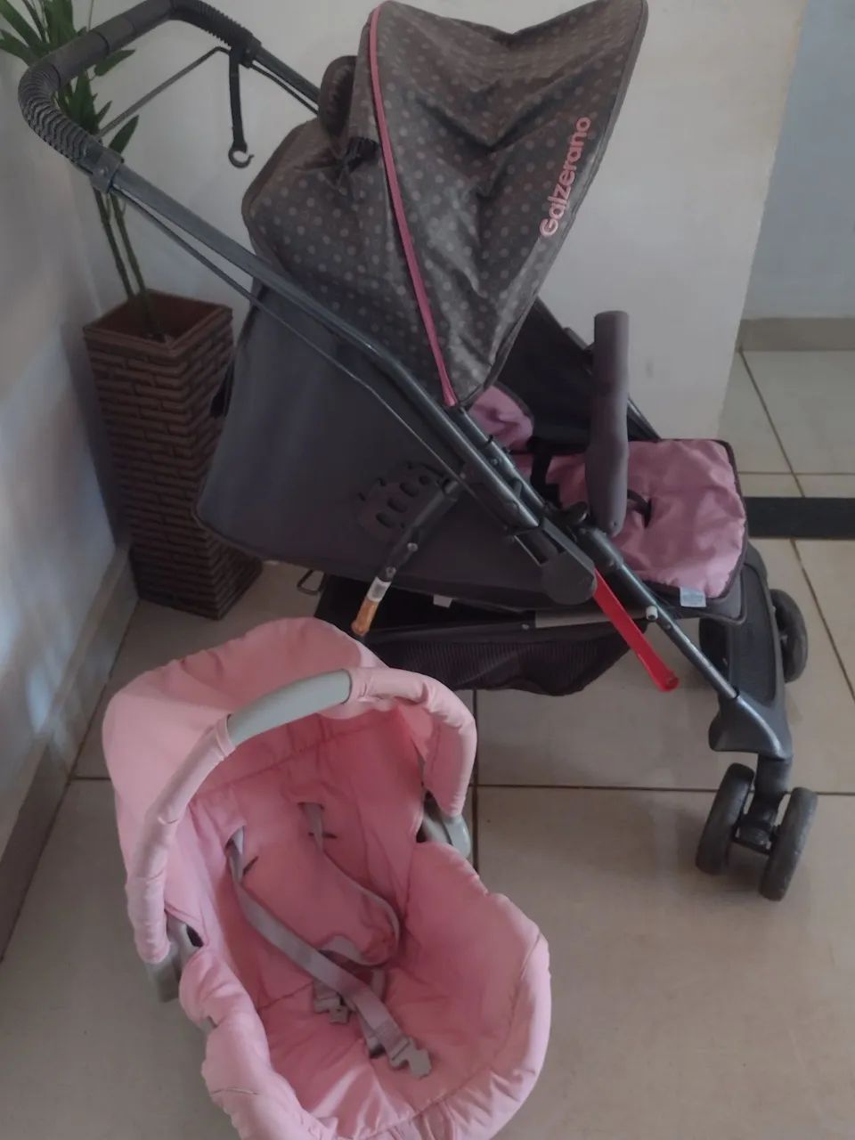 Carrinho com bebê conforto  - Foto 2