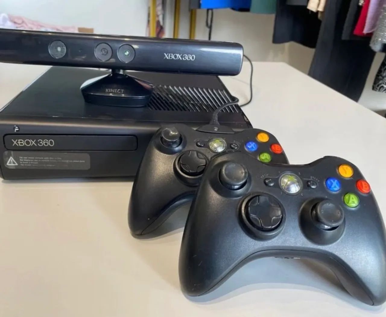 Xbox 360 com 2 manetes 