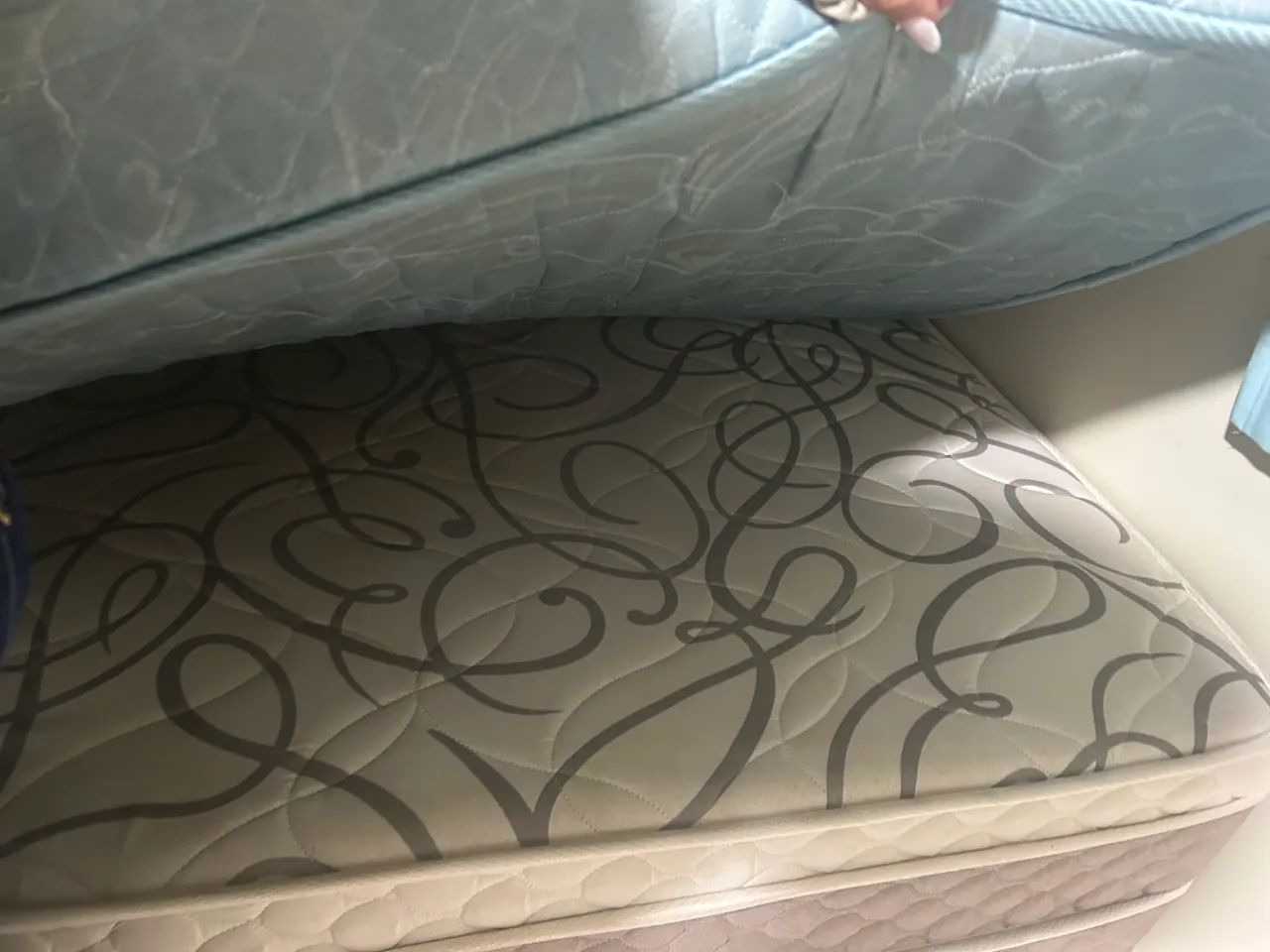 Vendo cama box de solteiro + Colchão  - Foto 2
