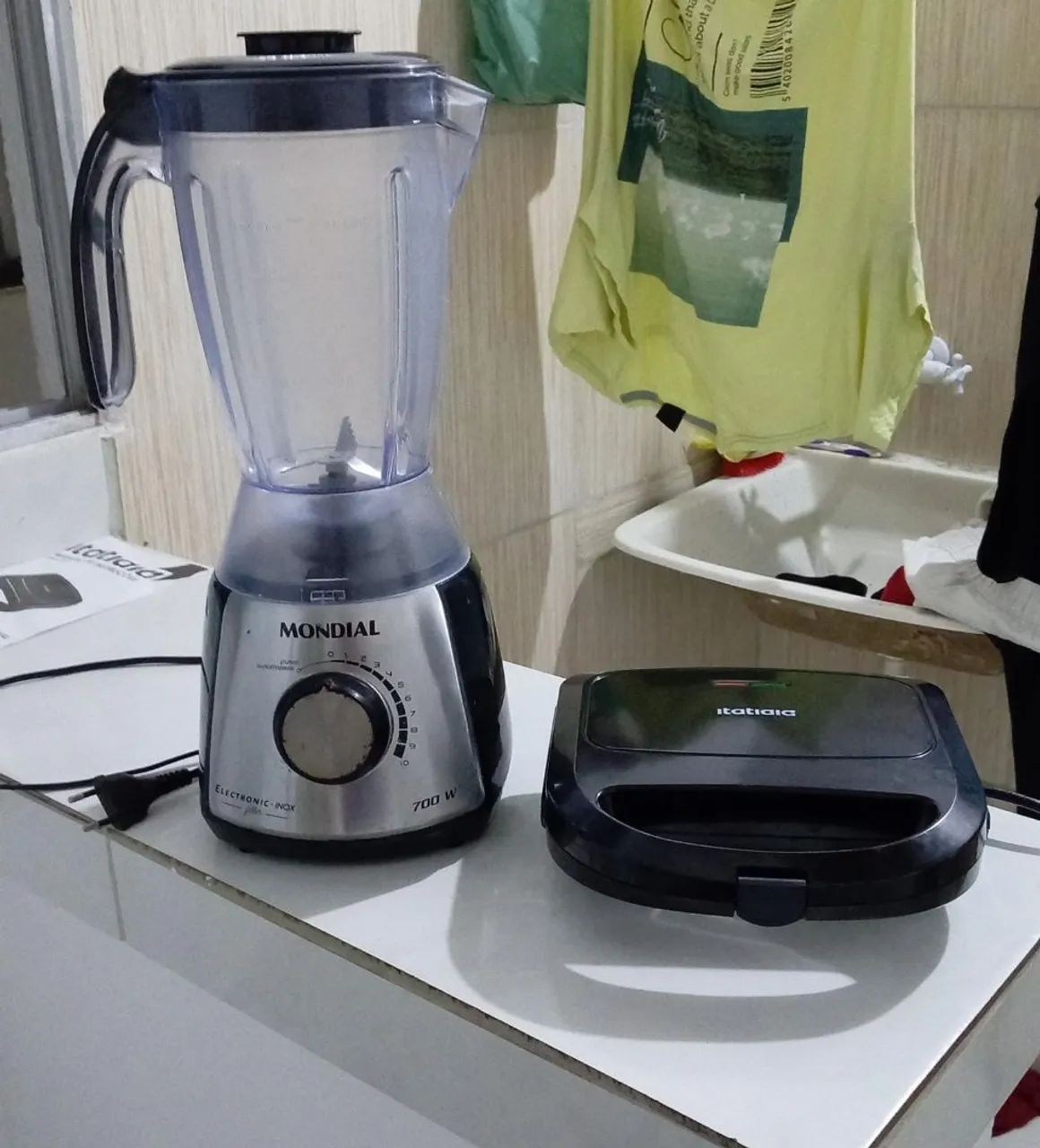 Liquidificador e sanduícheira 
