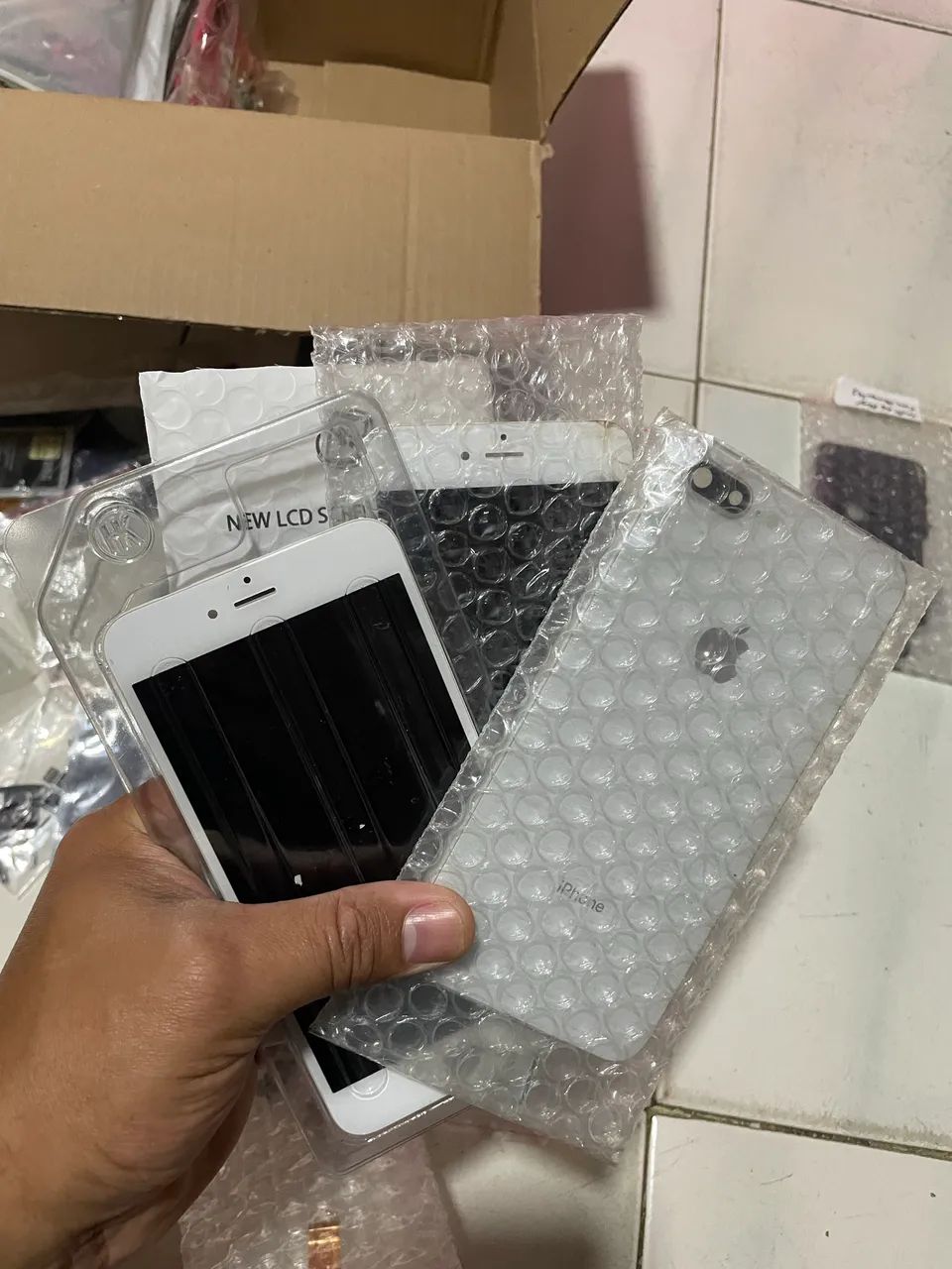 Lote de componentes eletrônicos e peças diversas e capas para celular - Foto 4
