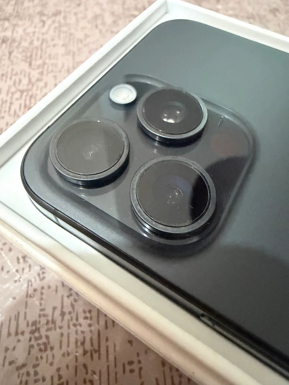iPhone 15 pro Max (novo sem caixa)