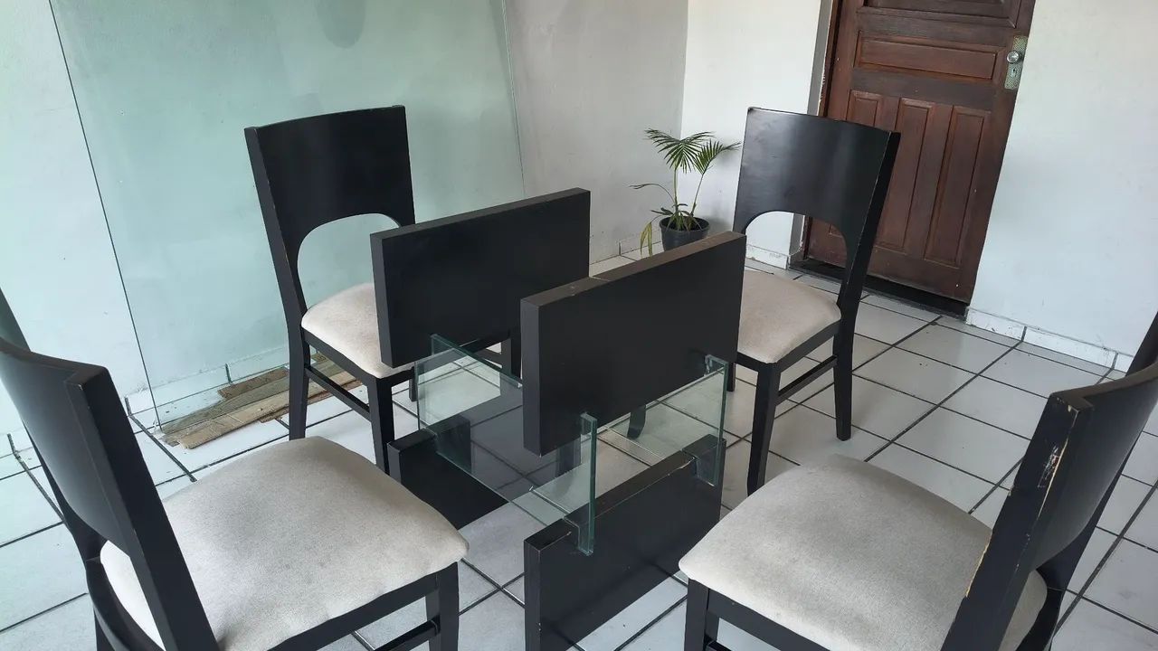 Mesa de Jantar + Quatro Cadeiras - Foto 2